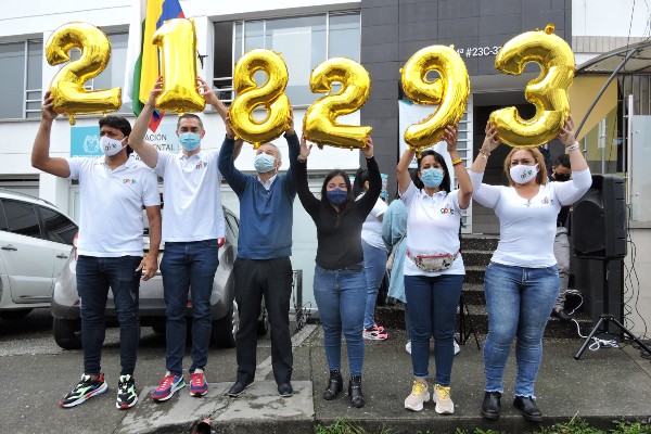 firmas gente en movimiento